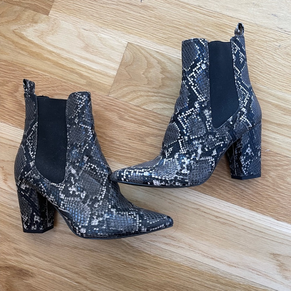 Steve Madden Snake Print Pointed Toe Ankle Boots - Black/Grey
